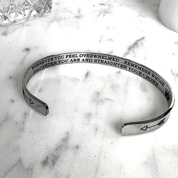 n e w | silver cuff with engraved sentiment | mother daughter | gift - Picture 2 of 7